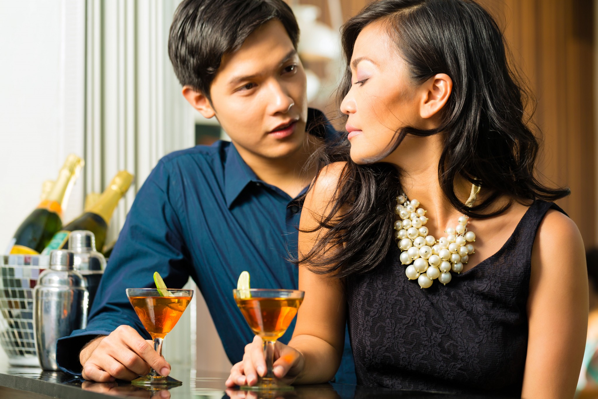 Body Language Signs Men Do While Flirting