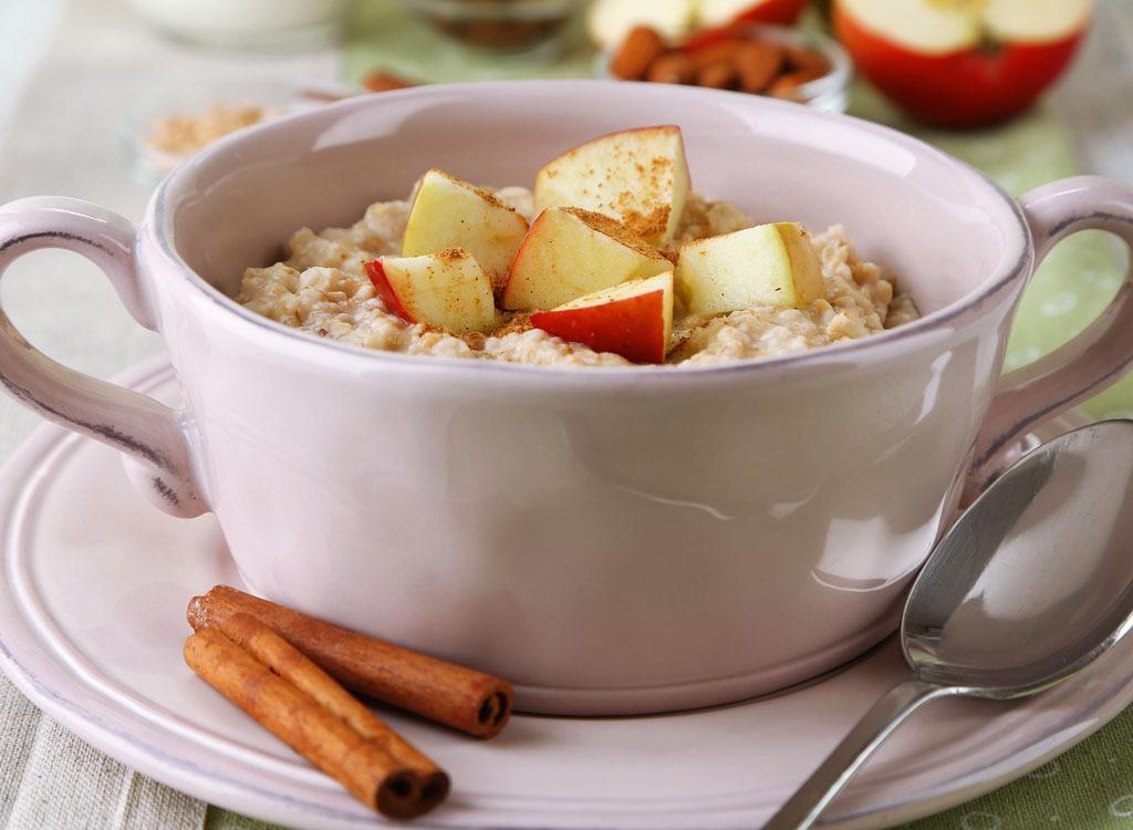 Apples - healthy breakfast for weight loss