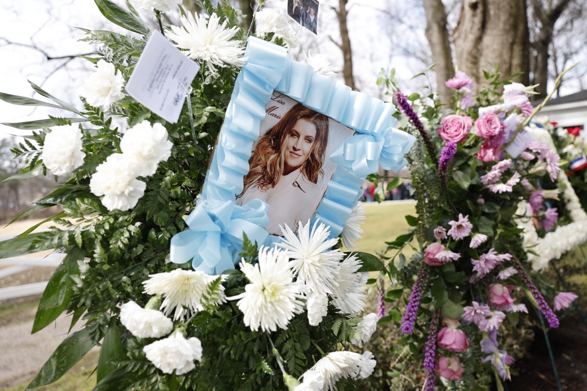 lisa marie presley fan memorial