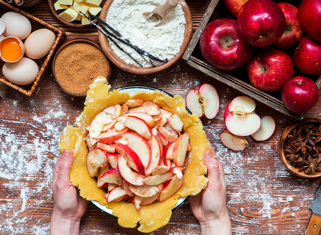 Roasted apple pie ingredients