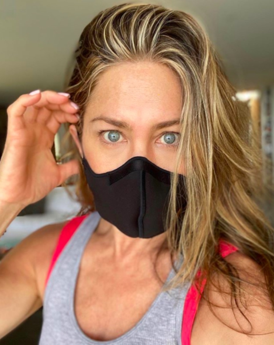 Jennifer Aniston mask selfie Instagram