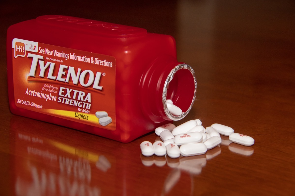 Tylenol mixing alcohol