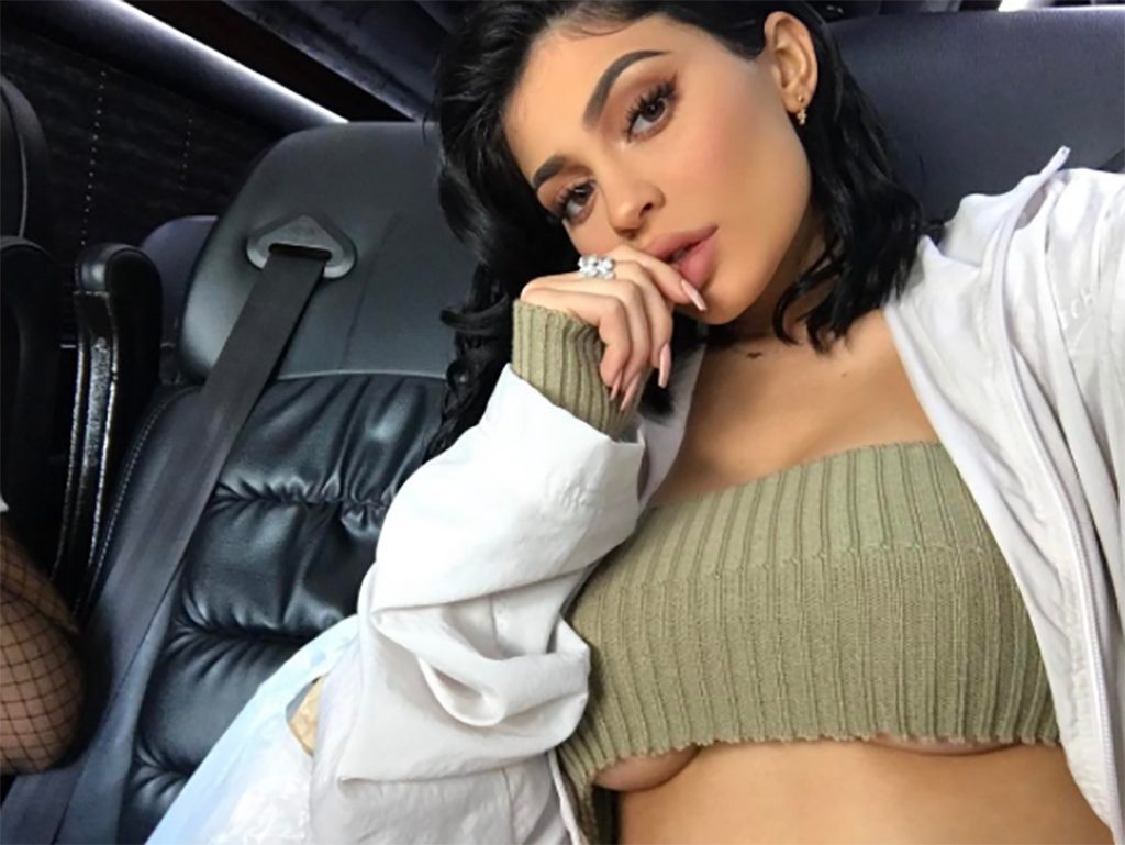 Kylie jenner underboob