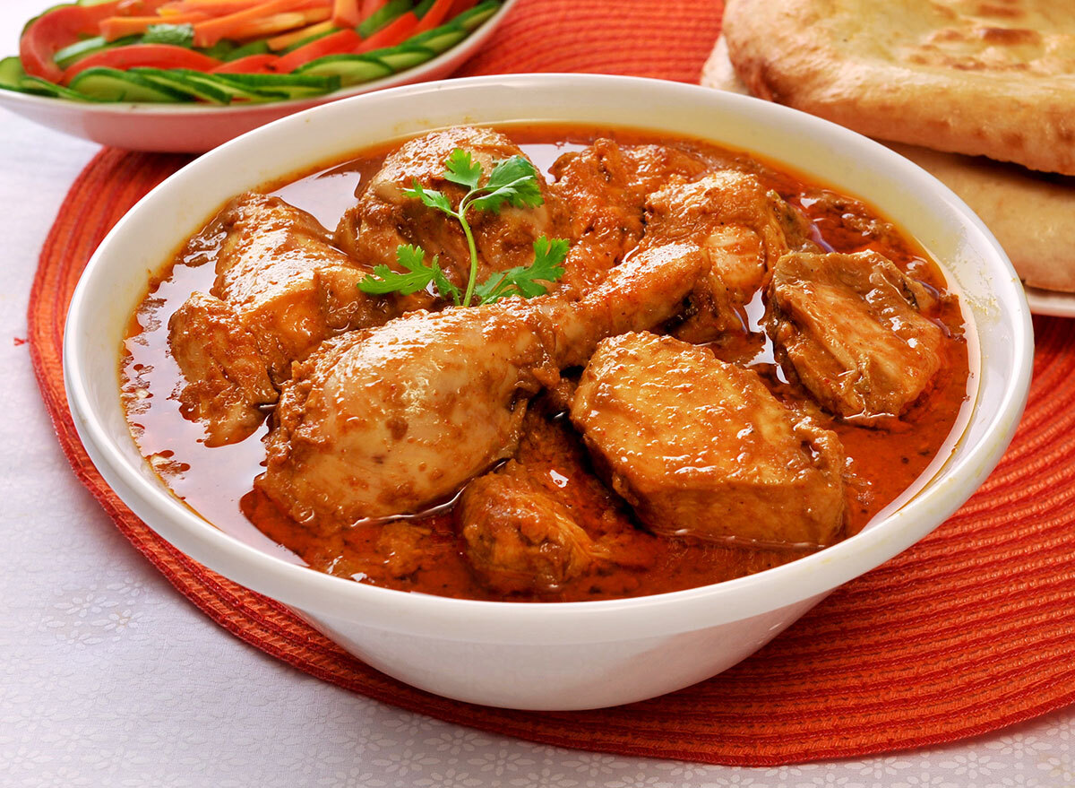 bowl of chicken korma