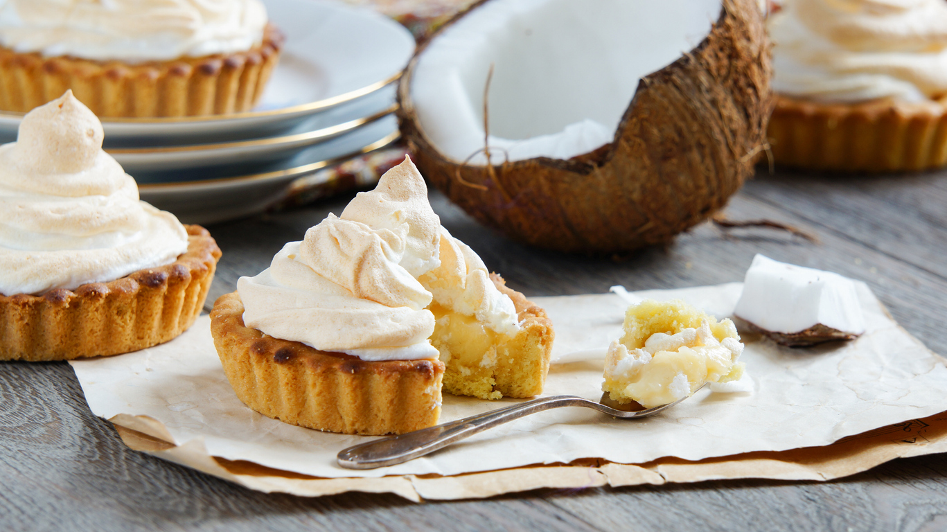 tartlets with coconut cream and meringue