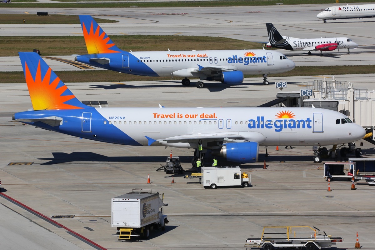 allegiant airline planes