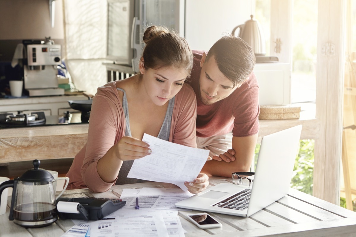 couple trying to figure out taxes