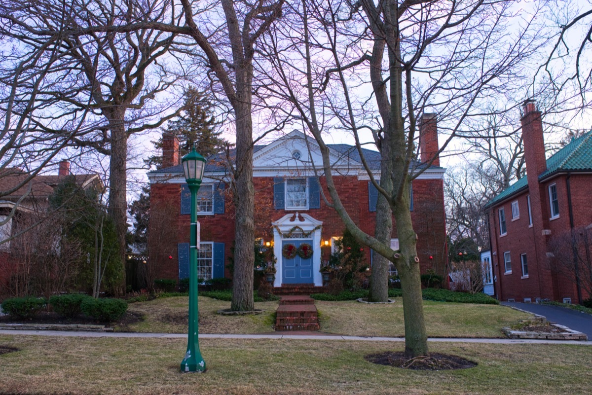 a colonial house in Winnetka, Illinois