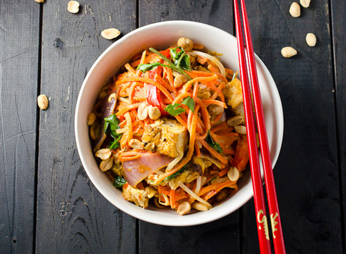 carrot noodles peanut sauce