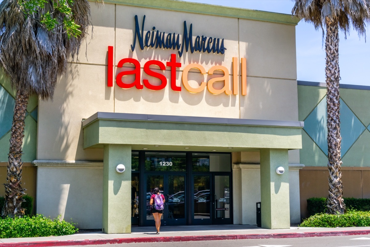 neiman marcus last call outdoor entrance