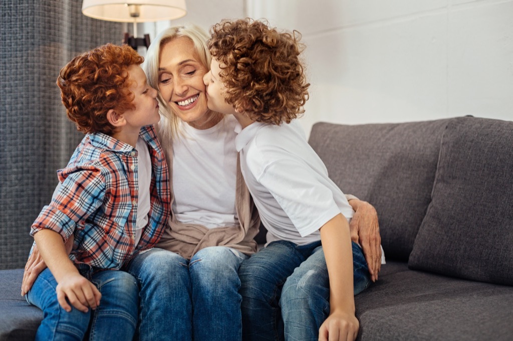 Words with different meanings, Grandma getting kisses from grandkids