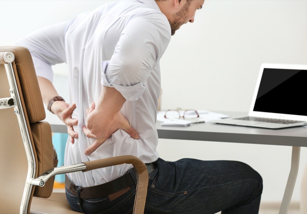 man kidney function back pain