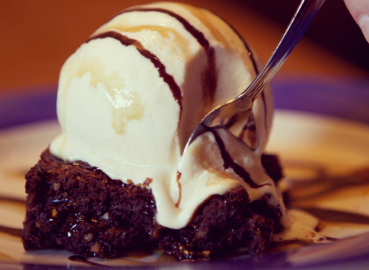 on the border brownie sundae