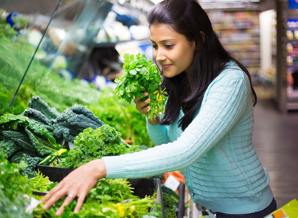 indian woman grocery shopping