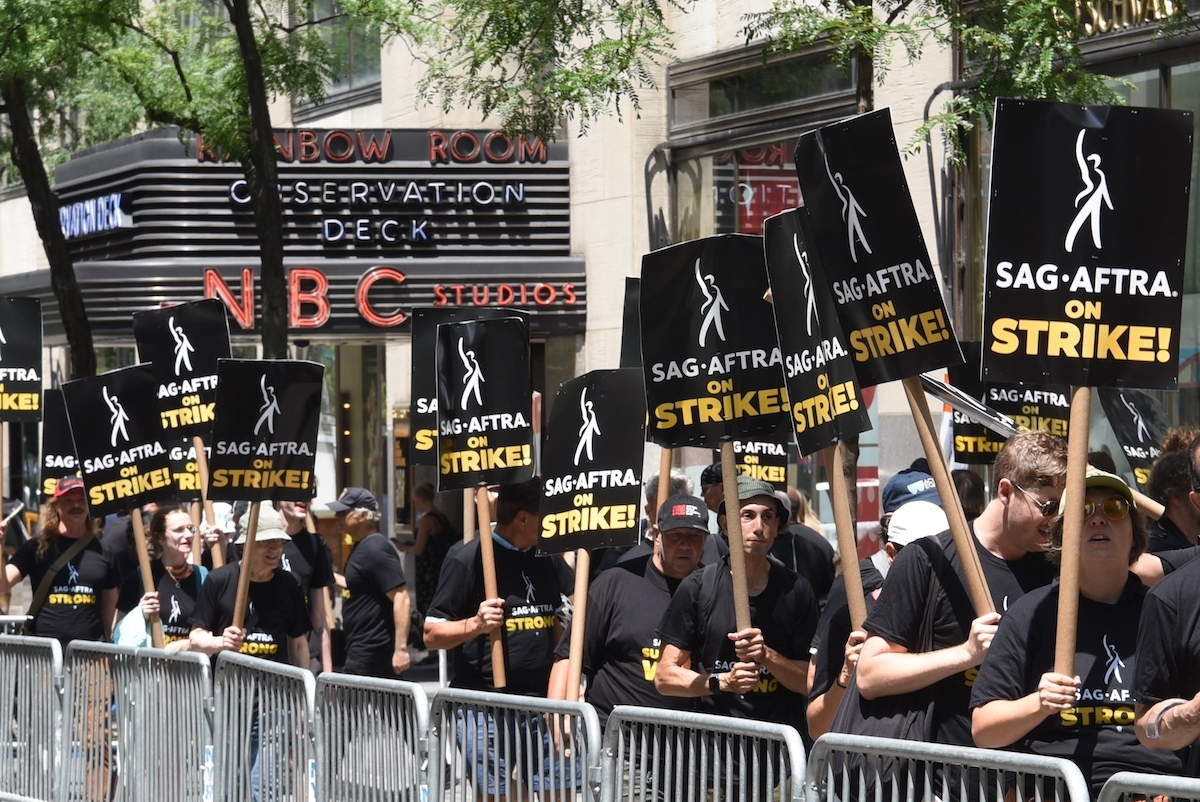 People picketing for SAG-AFTRA in New York City