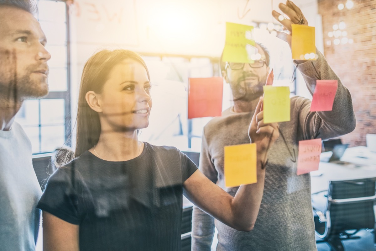 workers at a brainstorming meeting, things husband should notice