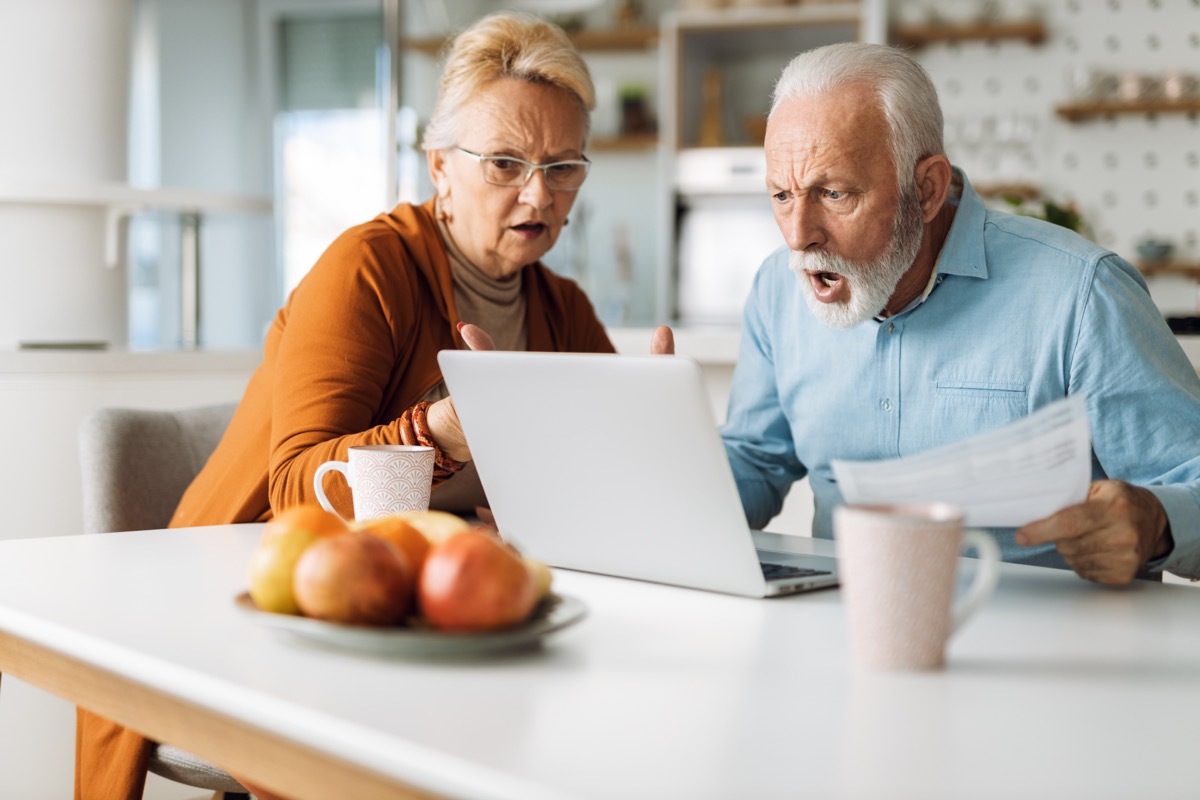 senior-couple-shocked-finances