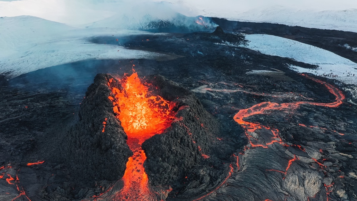 volcanic eruption in iceland 2021