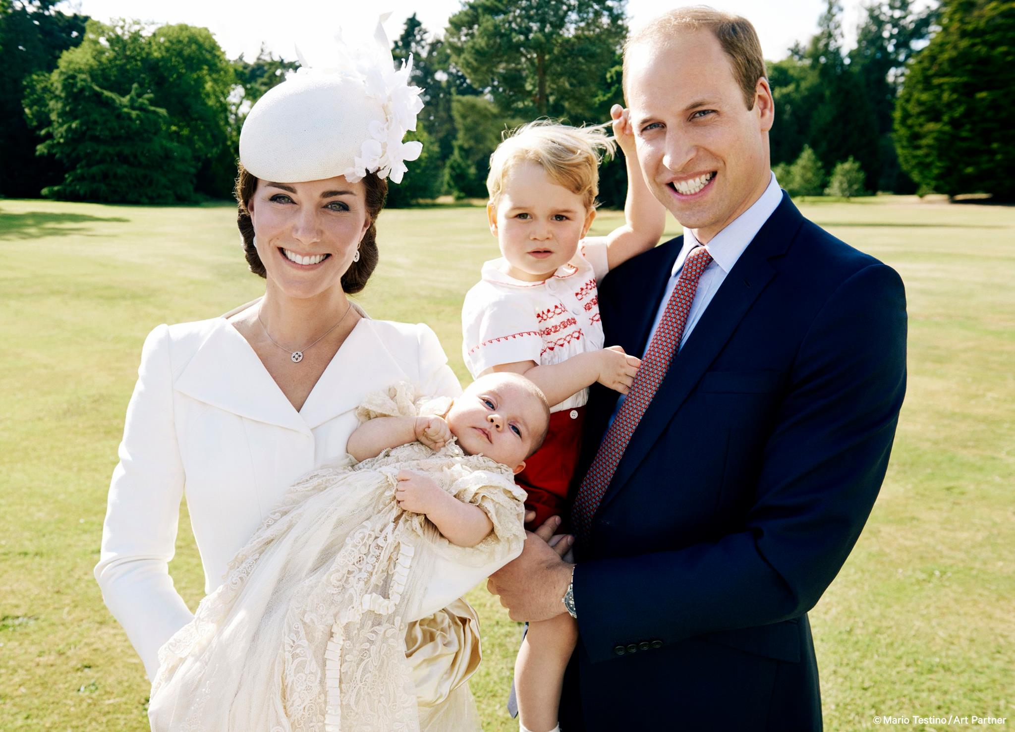 Prince George and Princess Charlotte - Perfect Portraits of Royal Babies 1