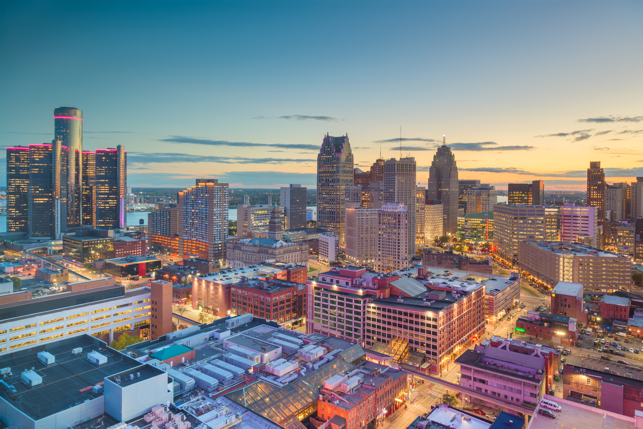 The skyline of Detroit, Michigan at dusk