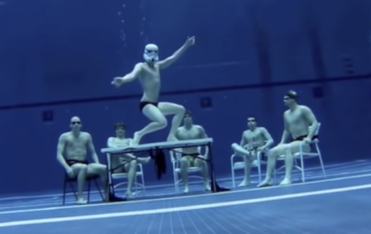 university swim team underwater harlem shake