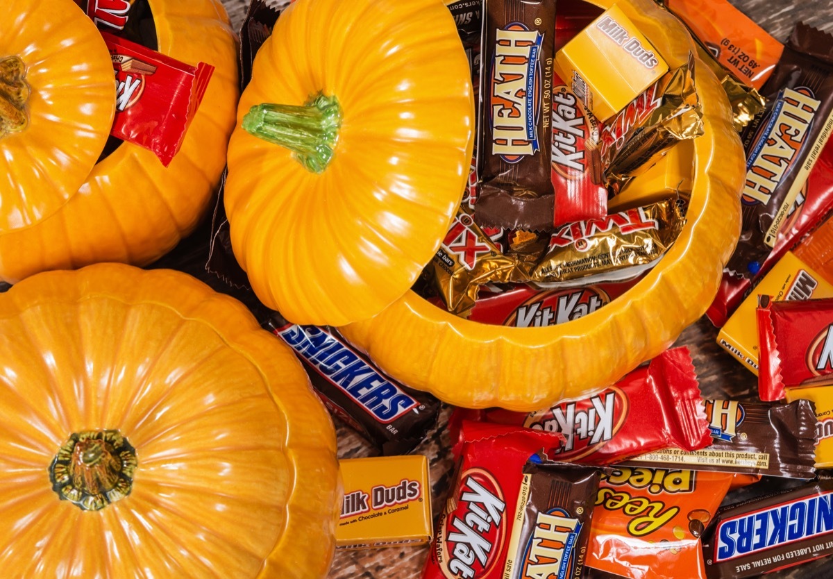 halloween-candy-pile