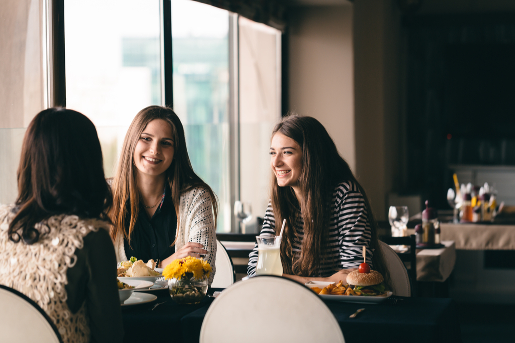 Girls Eating Lunch Valentine's Day